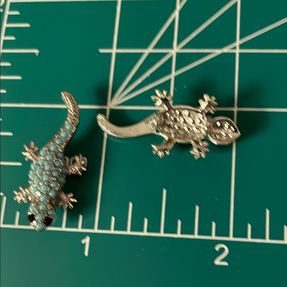 10 Blue and Silver Reptile Charm - Picture 2 of 2